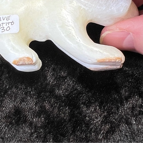 CLIVE HUSTITO CARVED ALBINO MOUNTAIN LION MARBLE TURQUOISE FETISH SIGNED - Picture 7 of 8